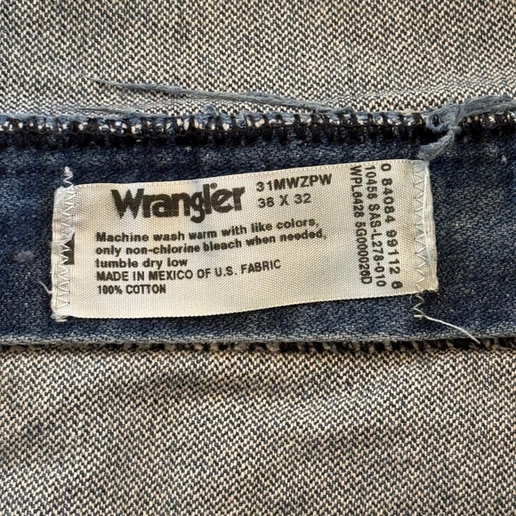 Wrangler Jeans Relaxed Fit Denim Work Utility Pants Paint Splatter 38x32 - Picture 5 of 7